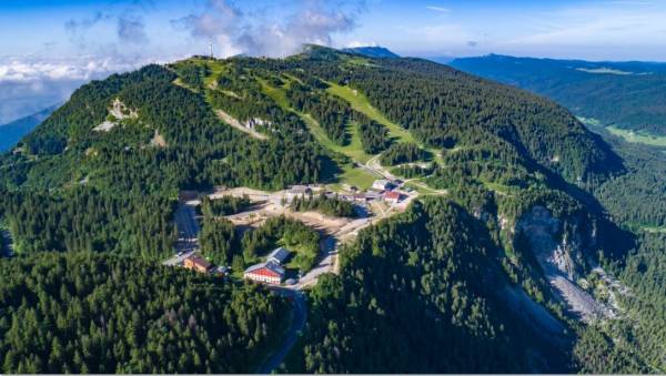 Découvrez la station des Monts Jura en été