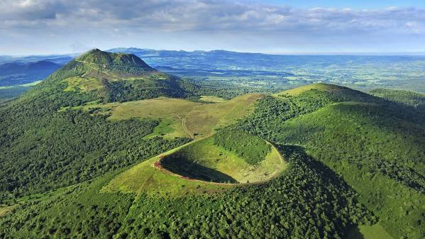 Découvrez la station de Super-Besse en été