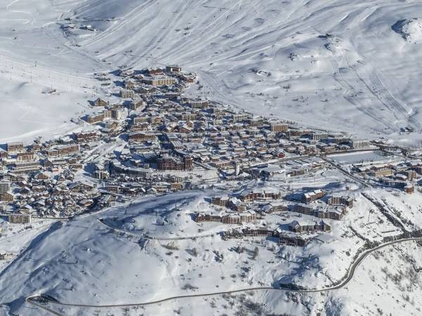 La piste "Sarenne" à Alpe d'Huez, France :