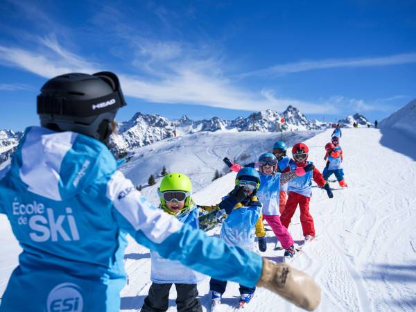 Les 10 règles du skieur : skier en sécurité pendant les vacances scolaires