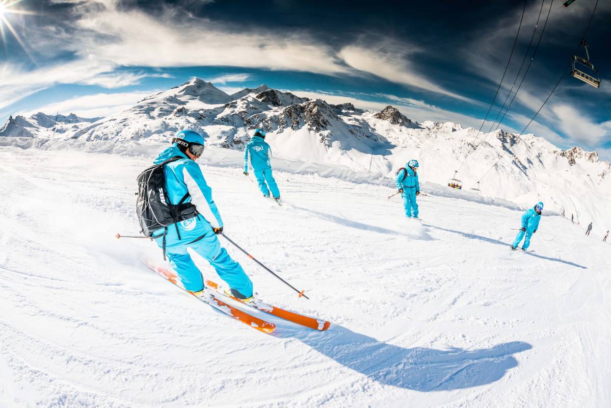 Sécurité sur les pistes : le port du casque obligatoire ?